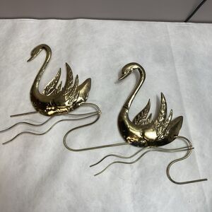 2 Swan Birds Swimming- Metal Wall Hanging Art Home Decor Swag - 15x12”